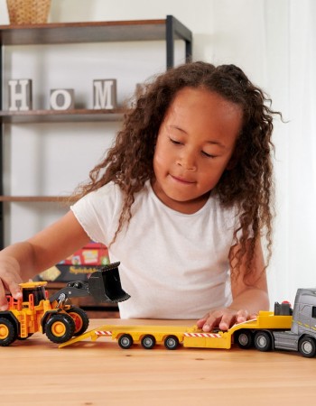 Camion Majorette Volvo cu remorca si buldozer