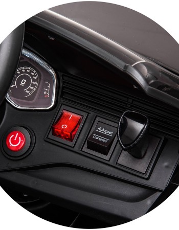 Masinuta electrica Chipolino Audi RS Q8 cu scaun din piele si roti EVA black (negru)